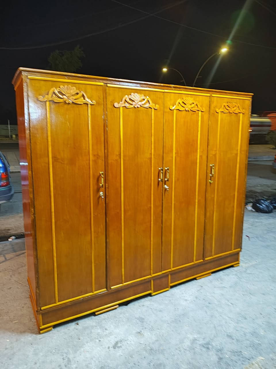 قنصور اربع ابواب نضيف حيل السعر 150 الرفاعي
***********
