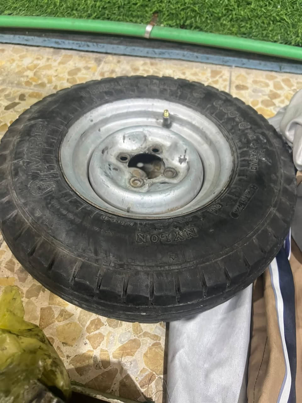 غراض لبيع جادر مطري جديده استخدام قليل سعر25
ويل وتاير نضيف 25

بوشه وبستم يرادلهن رايمر 20

***********

كياره قطاع26
