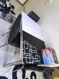 غرفة نوم • ٥ قطع • طاولة أكل