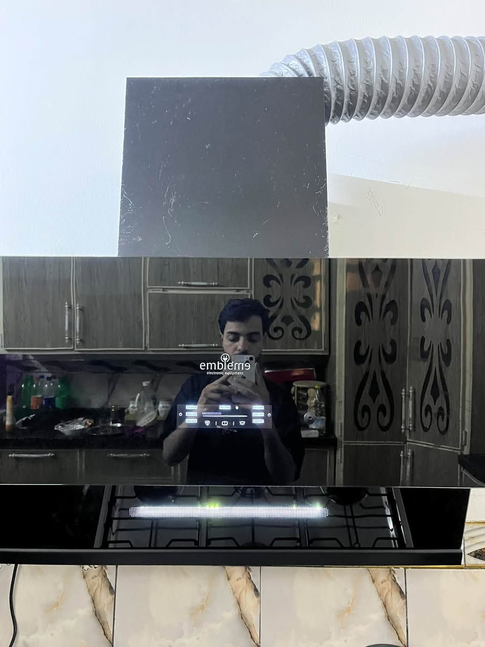سلام عليكم مرشحه طباخ حجم 90 من شركه امفليوم مرشحه امانه الله بعدها جديدها مع ضمان شركه سنتين تشغيل ناطقه صوت وريمونتد ولمس واشاره ايد مشرحه سعرها 200 مكاني بغداد بياع ***********

نص مكتوب في الصور:
- emblems
- electronic equipment