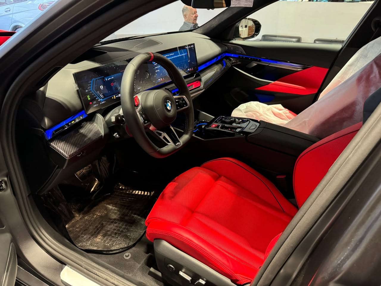 السلام عليكم

للبيع…

2025 BMW G90 M5
Frozen deep grey metallic 

اول قطعة دخلت للعراق عن طريق شركة العروش/بغداد

رقم بغداد تحت الضمان

ممشى ٢.٤٠٠كم

PPF+ تغليف الزجاج الامامي

السيارة بحالة الزيرو استخدام بسيط جداً

السعر ٢٠٧ مليون وبيه مجال بسيط

***********
