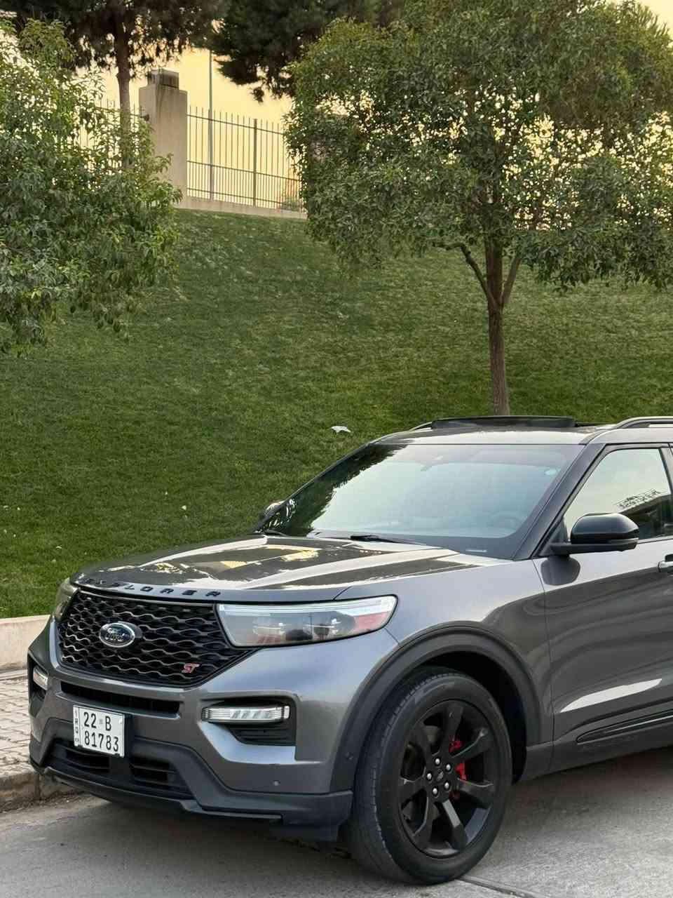 السلام عليكم
فورت اكسبلور موصفاتST 
اعلا فئه موصفات محرك 6سلندر توين توربو يعني🚀
سياره جاملخ خلفي باب  بدون اي اريباك ماطاك ولا اي واحد ابشرط محرك كير كهربيات حداديه
سنويه جديد بسمي 
عوان اسليمانيه
سعر 260مجل بسيط
ماشي سياره 73مايل السليمانية, العراق

نص مكتوب في الصور:
- HONOR 400