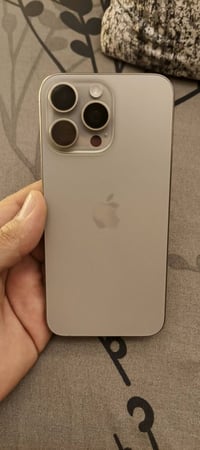 ايفون 15 برو ماكس • ٢٥٦ • بطارية ٨٦%