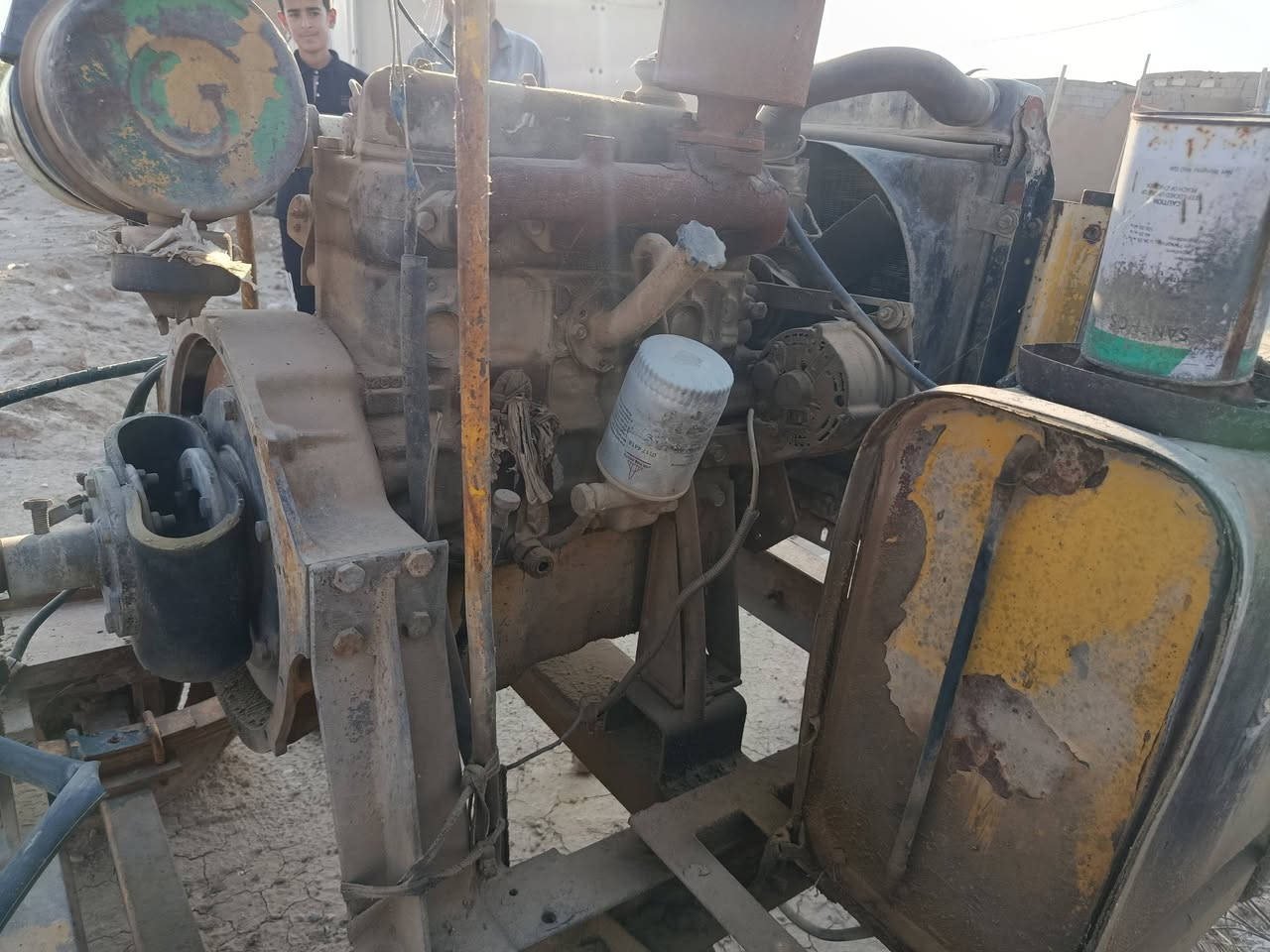 محرك اربعه بستم 
شغال شرط 
بي بخار قليل 
خنزيرا ضغط 
مكلف بنشر هاذ رقم صاحبو 
***********
