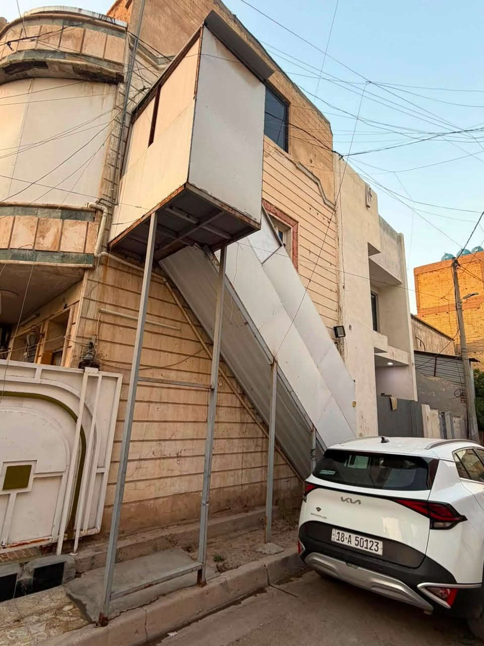 ‭***********‬ ب ٢٠٠ الف ويا الباب الخارجي مكاني بغداد الحريه
