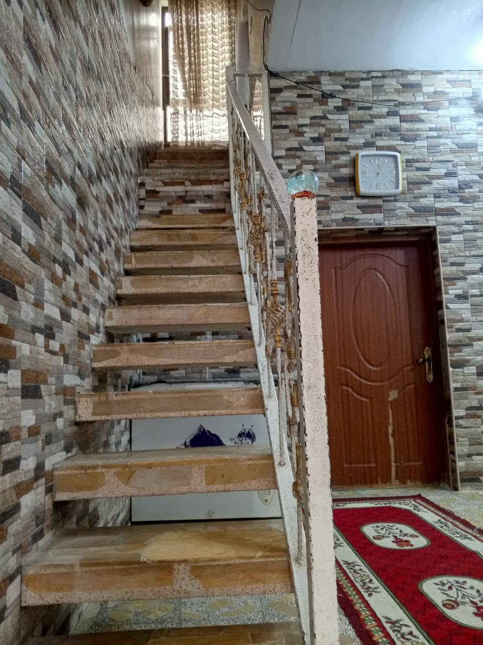 بيت للبيع حي الفرات مساحه ١٠٠ متر الواجه ٤ ونص طابقين عكاده قريب شارع المستوصف الاستفسار ***********
