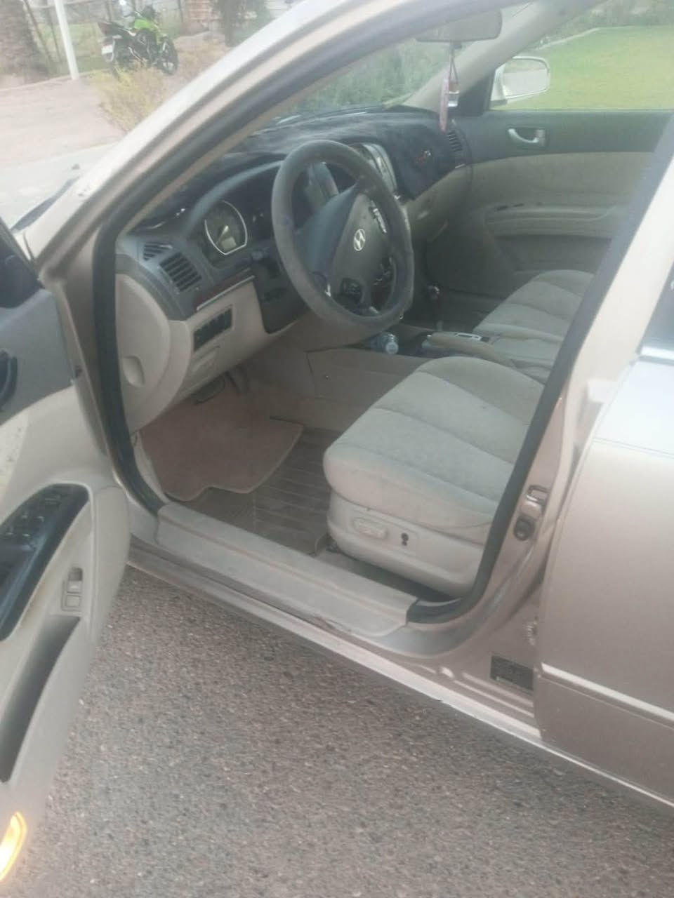 سوناتا موديل ٢٠٠٨ سياره محرك كير تبريد بشرط سياره ادوات مكان رمادي السعر ٣٨استفسار ***********

نص مكتوب في الصور:
- الأحد