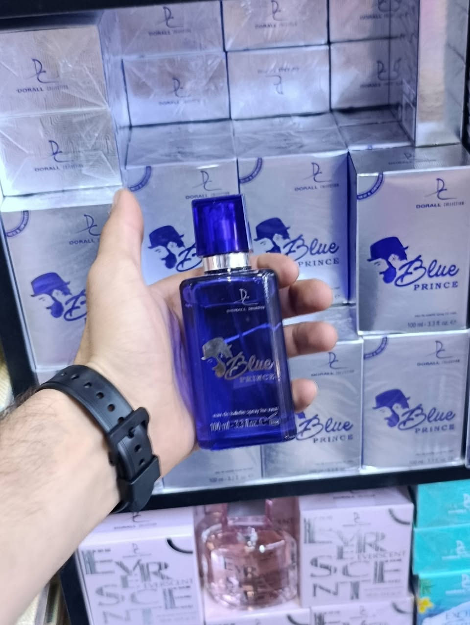 سعر الدرزن ٣٣ الف تطلع القطعه 2750 دينار يابلاش ❤️‍🔥❤️‍🔥
قطعة احلى من الخ اذا مو عطرها يبيعها شكلها يبيعها نسائيات وىجاليات ٤٠ موديل مشكل لو تطلب قطعة من كلشي هم عادي يعني درزن مشكل هم مسموح توصيل موجود لكل المحافظات 5 الاف 🚛🚚
للاستفسار الاتصال او واتساب : ***********
