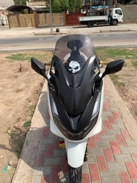 دراجه pcx جيل رابع 2024 كوري دراجه مزوعهً تزويد صارلها 4 اشهر من نازله...