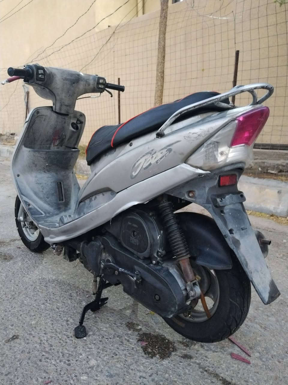 متاح دراجة ماكس منغولي كامله من كلشي مكينه ما مفتوحة كفرات اصليه امختمات ختم واحد ويه السواد ويه المكينه مال حاويه كله وضع شركه كهربائيات كله شغاله سلف هندر كله شغاله الدراجه مال جناي السعر 550 و بيه مجال للإستفسار او الاتصال على الرقم *********** مكاني كربلاء مكلف بل نشر
