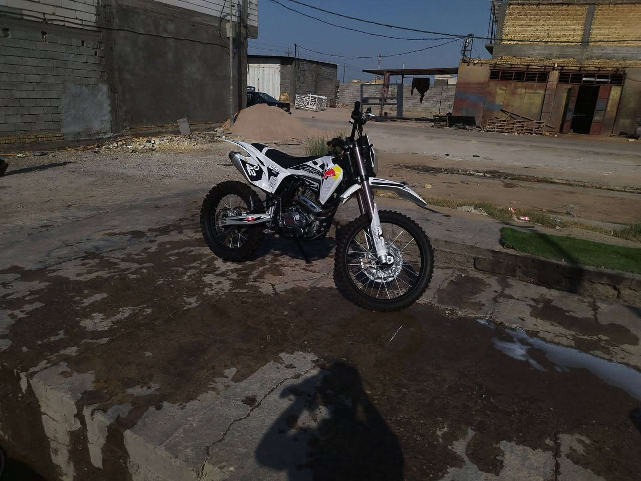 دراجه قفاز CRX اوراق   محرك 300 الدراجه طالعه من معرض من سليمانيه بعدهي عله وضع الشركه كامله اي نقص ما بيهه السعر خاص  هاذه رقمي اتصل ***********مكاني سوك الشيوخ
