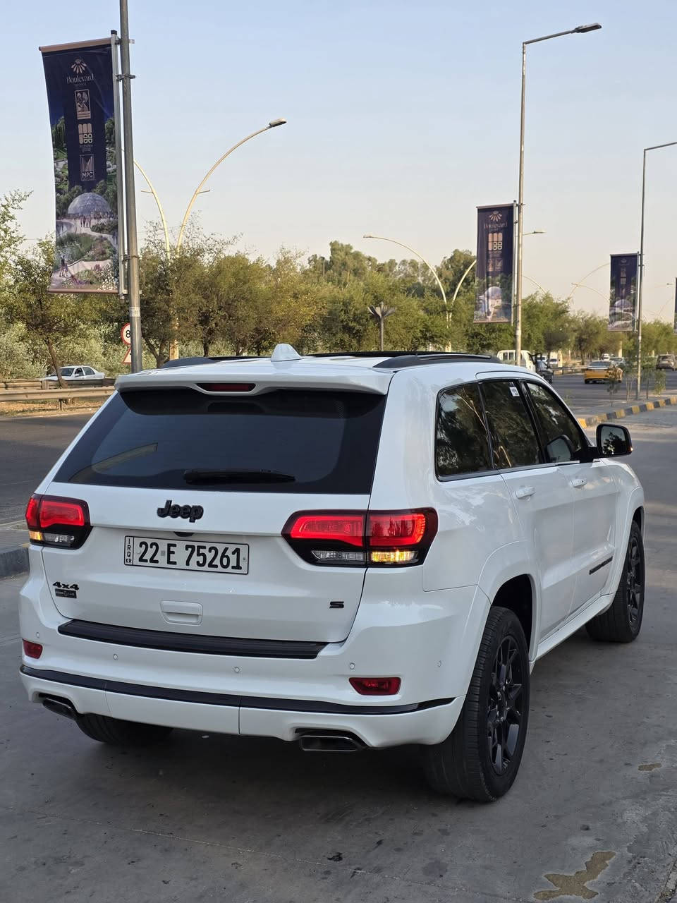 Jeep s 2022
جيب خليجي شركة هارلم بانوراما بصمة داخل أحمر كشنات كهرباء وتدفئه كشنات تطريز رادار أمامي وجانبي وخلفي ونقطة عمياء تحديد مسار وحساسات وصندوق كهرباء تشغيل عن بعد فوووول مواصفات للأخير مكفوله بدون صبغ بدون بارد ماشيه٣٧ الف  km فقط السيارة جديدة خااام مكاني الموصل للإستفسار 
***********
***********
