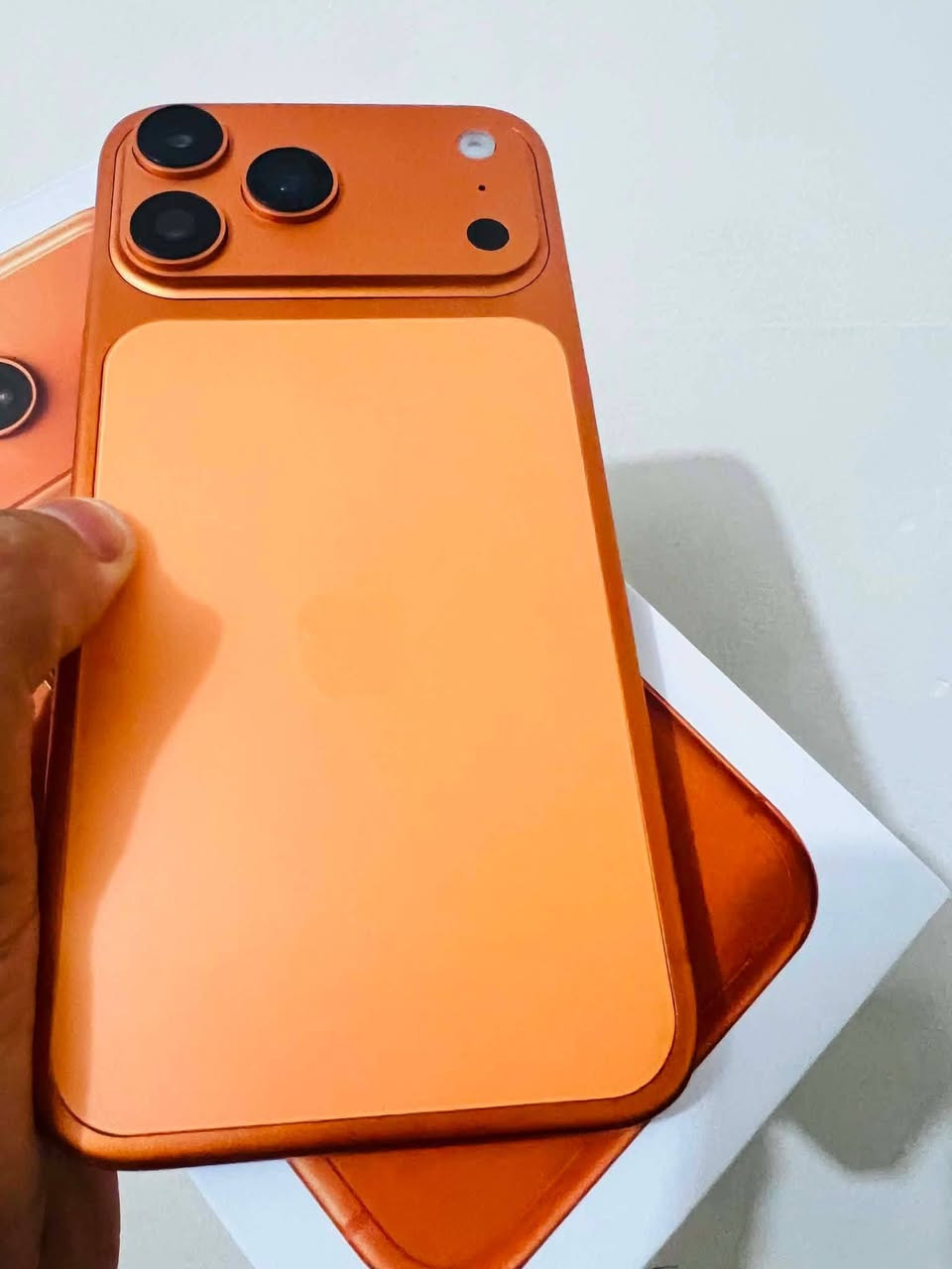 السلام عليكم للبيع او مراوس 
iPhone 17pro max.                    كوبي ماستر طبق الأصل
ذاكره 512 ياخذ تك سيم كارت 
نضام ايفون ينزك جميع  البرامج
لون مميز برتقالي 🧡🧡🧡
كامل ملحقات كارتون + كيبل الاصلي +كفر شفاف اصلي
شحن تايب سي كامره تخبل يشغل كامره من الجانب
للمرغوس شعندك نزل واني اطبلك خاص
مكاني حله طريق سده محاويل 
للاستفسار ***********
تحياتي للجميع🫶
