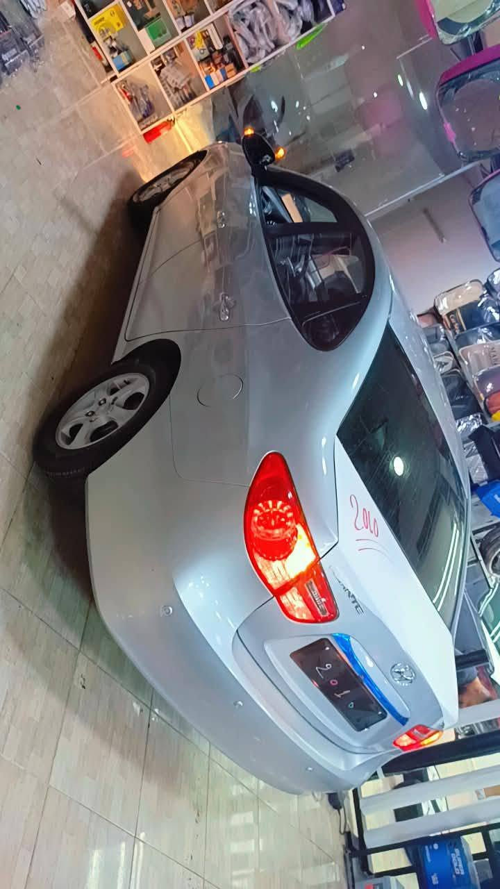 مۆدیل 2010
بەگ ڵایت لێزەر
لایت ڕەش 
ئیکۆ 
گێچ وەنەوشە 
کوشین جڵدوو کوشین هیتەر 
گێرومەکینەی بەشەرت 
پێشو پشت کەپس 
سەقف شوشەیە 
دینار مەسرەفی نیە 
چار تایەو ویلی جدیدی لەژێرە 
کامل مەسرەف کراوە دووسەتو پەنجامەسرەفی نیە 
نرخی 49گەڵاو کەمێک مەجال  
ژ.م ***********واساپو ڤایبەری لەسەرە 
شـــــوێــــــن   کــــــۆیـــــە 
تکایە جوابی کۆمێنت نادەمەوە لەگەڵ ڕێزدا
