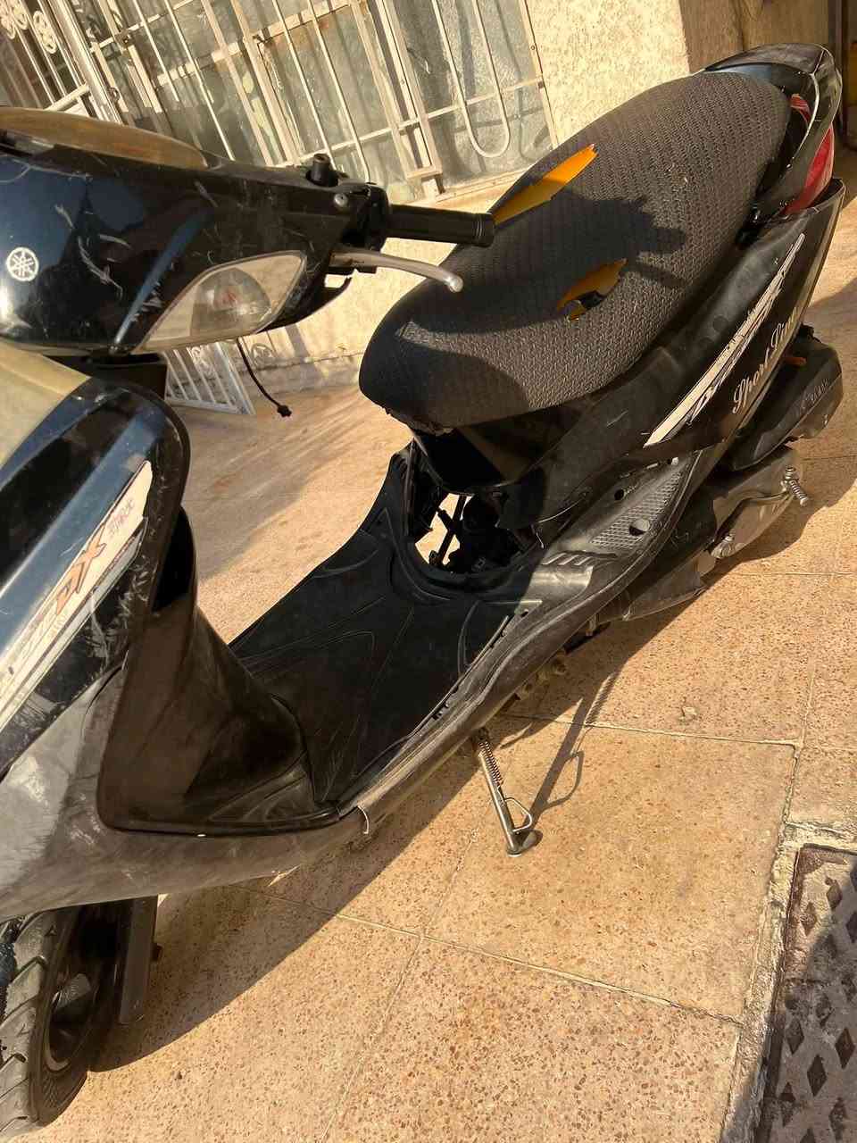 سلام عليكم دراجه بريز للبيع أبيع كوم حديد السعر 300الف وبيهه مجال العنون بغداد ***********
