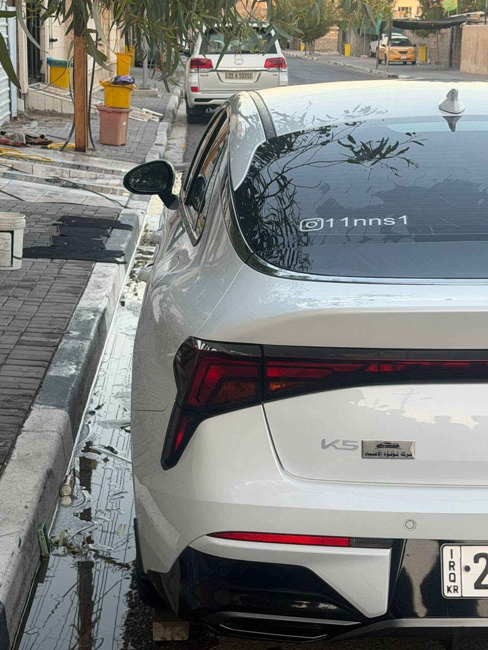 للبيع  كيا K5 2025 خليجي وكالة NIM
الفئة: EX
محرك 2.5 GDI
قير أوتوماتيك 8 سرعات
خليجي وكالة NIM
صناعة كورية
شاشة كبيرة
عدادات رقمية
كاميرا خلفية
حساسات أمامية وخلفية
إضاءة LED
بصمة تشغيل ودخول
جنوط ألمنيوم
وبعد هواي مواصفات  
 الممشى: 22 ألف كم (قابل للزيادة)  السعر: 223 ورقة (قابل للتفاوض)مجال قليل 
 السيارة على الكفالة  ما عدا بارد بالصندوق راجع بلاد  السيارة نظيفة جدًا على وضع الوكاله
رقمي : *********** البصرة, العراق

