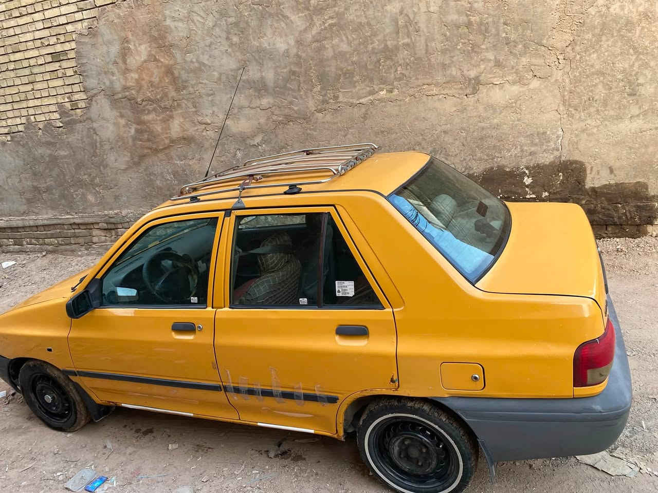سايبا ٢٠١٥
كير وتبريد ومكينة خير من الله 
السيارة مال جناي نضيفة حتى تكسي ما مشتغلين بيهة مال بيت 
صدر امامي خلفي جديد 
بيهة فطر بالشاصي كلش زغير اقل سانتيم ومصلح 
تخم تاير جديد 
باتري اصلي جديد 
سعر ٣٣ وبيه مجال 
***********
