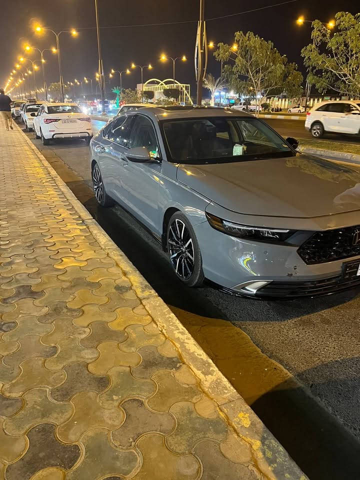 اكورد تورنك موديل ٢٠٢٤ هايبرد رقم انبار مكانها الفلوجه ضررها جانبي فقط السياره سعرها ١٩٠ وبيه مجال كلشي بيه على وضع الشركه 

***********
