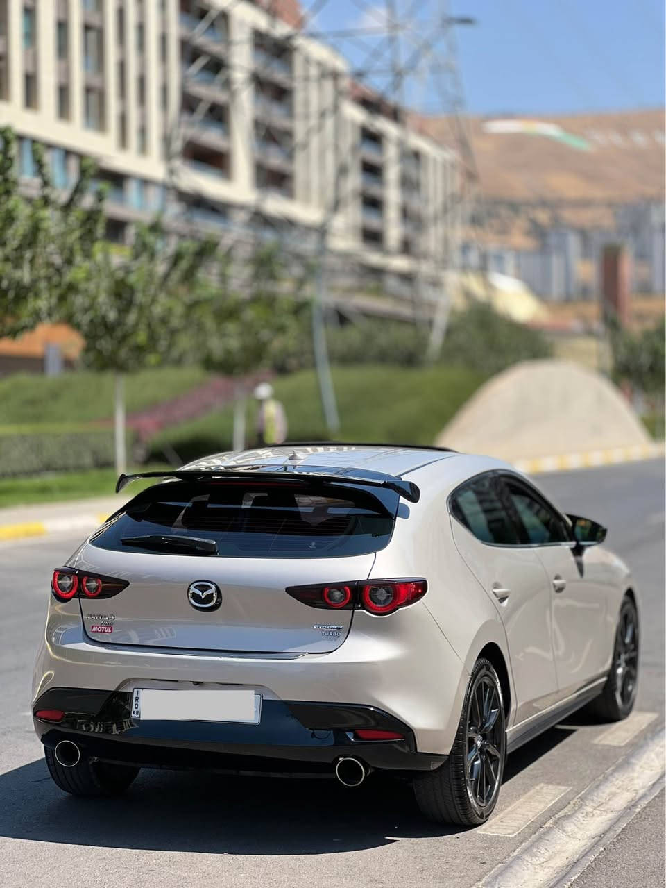 Mazda 3 2023 Premium Plus 2.5 Turbo AWD 152$ 
مازدا ٣ ٢٠٢٣ قەپات مواسەفات و ڕەنگی پلاتینیۆم 
مەکینە 2.5 تۆڕبۆ و دەبڵ ئەکسل ٤٧ هەزار کم ڕۆیشتووە کامل سێرڤس کراوە 
شووتە و داونپایپ و کامل صاڵۆنصای مارکەی CorkSport (CS) ئەمەریکی لەسەرە نرخی سەرو ١٥٠٠$  
لایت ئەڵقە و بەگلایت ٤ ئەڵقە 
مواسەفات (سڵاید-داتاشۆ-کوشن جلد و هیتەر و کوشن خەزن- سوکان هیتەر - ١٢ مکەبەرەی Bose - ڕادار و خەتی جادە -دوگمەی سپۆڕت و پادڵ شەفت- apple Carplay)
جوانکاری (ئاوێنە باتمان و باڵی سپۆرت - گاعی قاڵب) 
٢ پارچەی بۆیاخە بێ ناوگرتن کامل سێتی ڕادێتەری بیلادی 
گێڕ و مەکینەی بەشەرت نەکراوەتەوە بێ مەسرەفە 
تەحویل و وەکالەت بەشەرت سەنەوی تا کۆتای ٢٠٣٠ تازەیە 
نرخ: ١٥٢$ و کەمێک معامەلە 
سەیارەی مەعرەز نیە 
سلێمانی ناوشار *********** السليمانية, العراق
