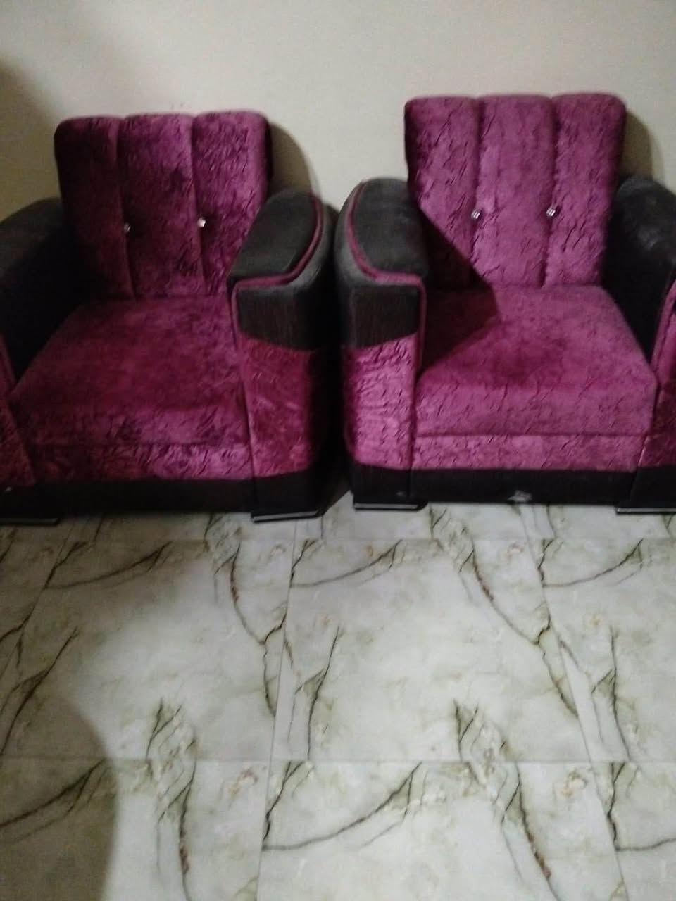 تخم قنفات  5 قطع 10 مقاعد ماليزي اصلي  للبيع السعر 375. نضافه 80‎%‎
مكاني بصره براضعيه 

*********** 

السعر 375
