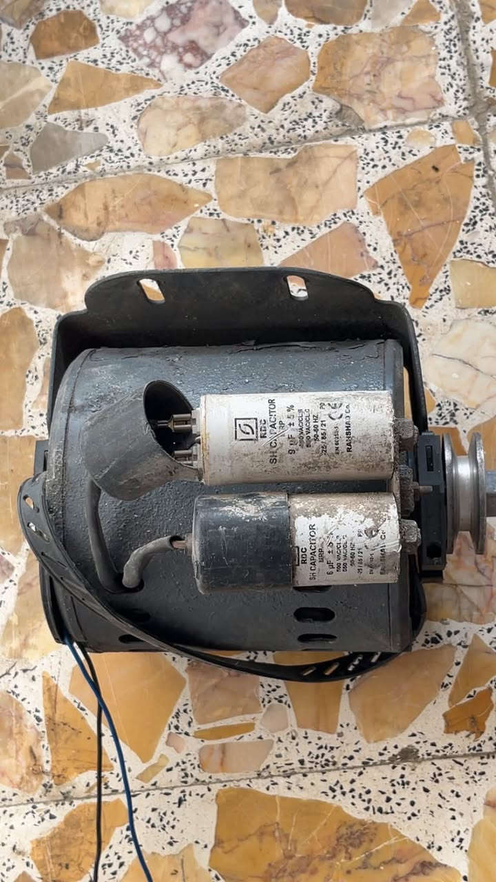اغراض مستعمله للبيع 
كونفيره 
غرفة نوم
ماطور مبرده 
بنكات عدد اثنين 
ميز بلازما
للاستفسار***********
