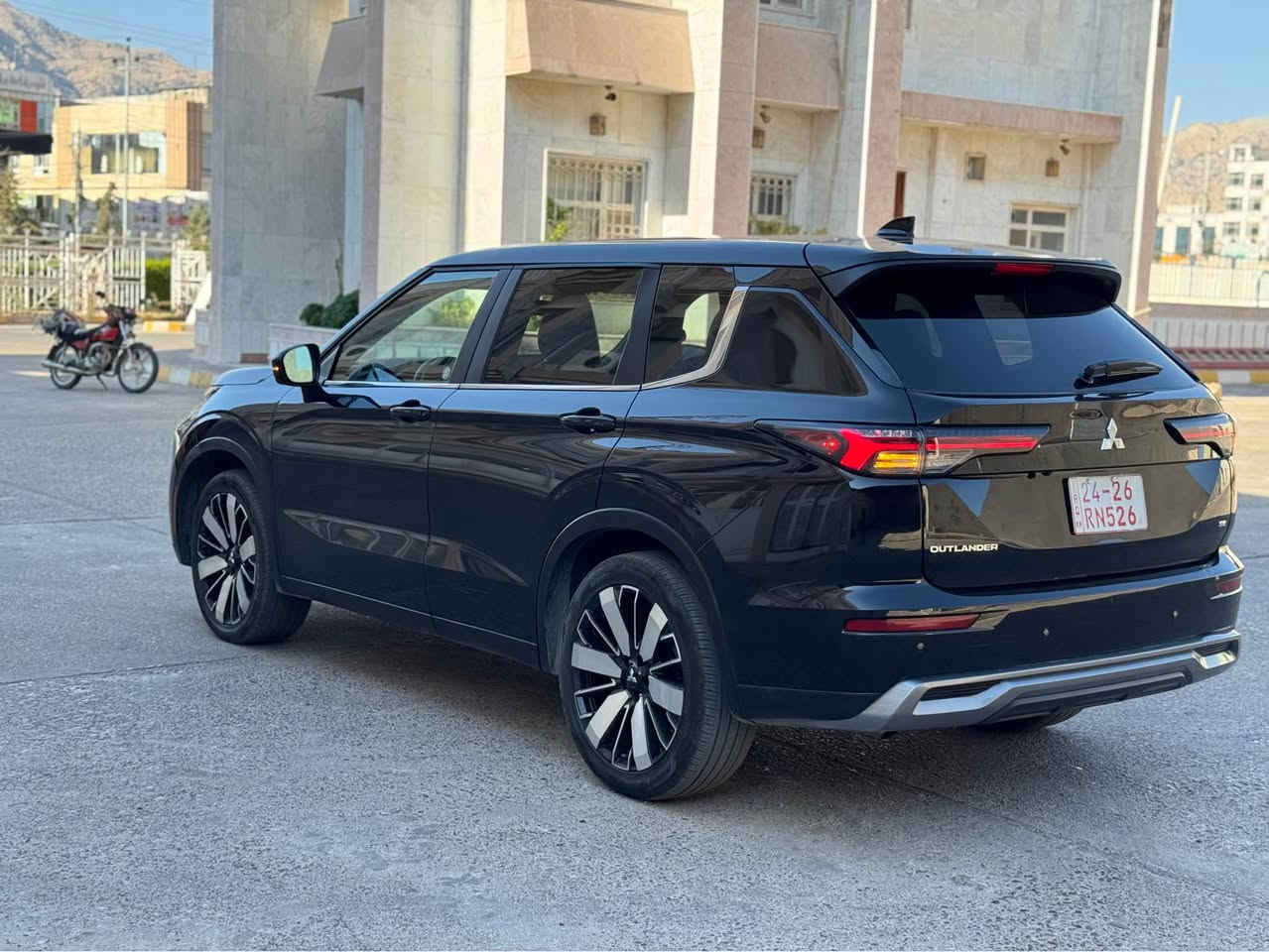 Mitsubishi Outlander SE 2025 اوتلاندر ✔️

محرك 4 سلندر حجم 2500  تنفس طبيعي مرغوب

بدون صبغ بدون تبديل بدون ارباك 👌
حادثها فقط دعامية امامية مسوي شاصي اربع اصابع بخ
شرط الترقيم اربيل دهوك سليمانية
٢٦ الف ميل ماشية

مواصفات SE فول فقط مو بانوراما و مو دبل اكسل

جاهز بدون مصرف 💯
كل شي بلادي شركة 💯

سعر 198 ورقة و مجال
مكان عقرة " ئاكرێ"
واتس اب و كورك *********** اكر, نينوى
