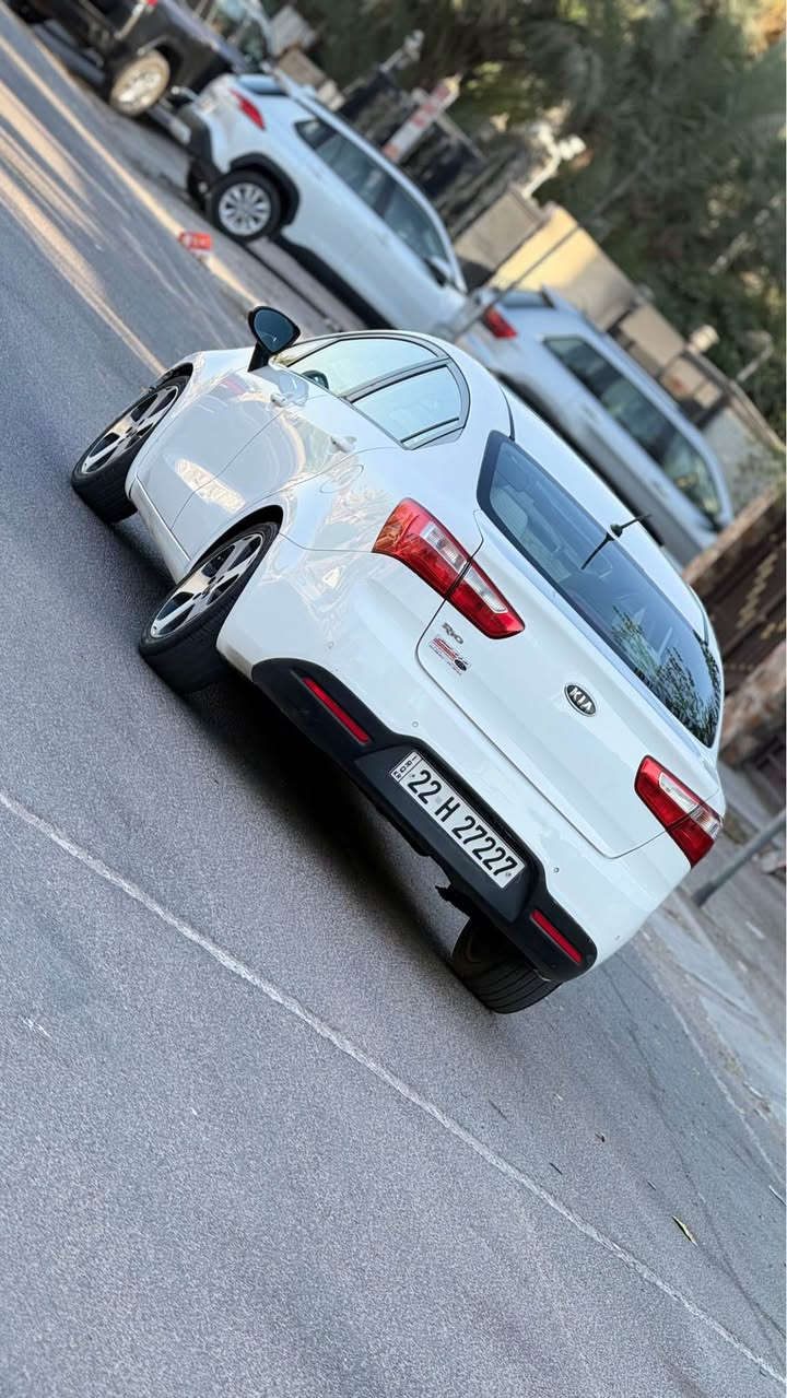 السلام عليكم
كيا ريو 2012 خليجي فول مواصفات رقم اربيل الدولي باسم عربي تحويل وكاله حاضر ماشيه 150 الف مكينه 1600 دوش
مكفوله من صبغ عدى  دعاميه اماميه صبغ سياره احلى من صور سونار داخل منشور 
السعر/84$ ومجال قليل بيع او مراوس
العنوان/بغداد-الاعلام قرب تقاطع درويش
*********** واتساب بغداد, العراق
