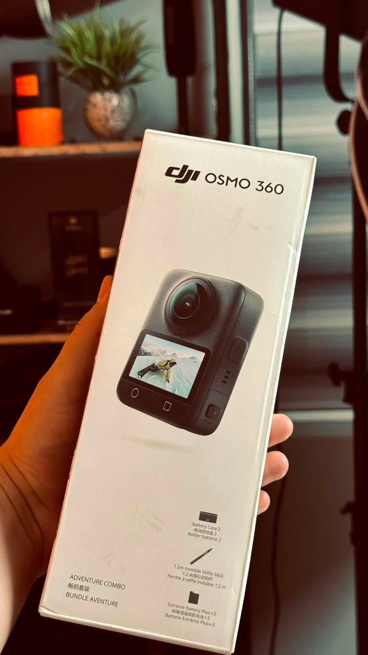 كاميرا Dii osmo 360 combo جديدة فقط متصور بيها مرتين لغرض التجربة يعني على شحنة الشركة وكامل ملحقاتها كما في الصور السعر 650 الف وبيها مجال 
للتواصل خاص او واتساب ***********
