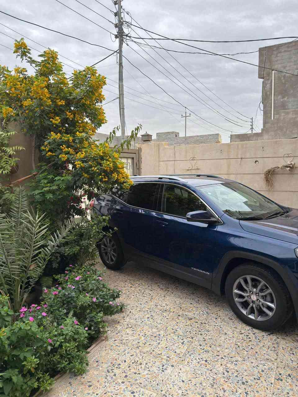 السلام عليكم 

جمسي تيران ٢٠٢٣للبيع

مواصفات SLTفول ما عدى الفتحة

تدفئة كشنات 

تدفئة ستيرن 

كشنات جلد 

مودات قيادة

السيارة تو ويل وليس فور ويل

بدون حادث داخله تقرير (كفاله عامة )

ملاحظة مهمه السيارة كفاله عامة من كل النواحي كبدي ومحرك وكير وكهربائيات جديدة على وضع الشركة ونظيفه 

وبيها بعد مواصفات هواي 

وسعرها ١٨٠وبيها مجال 

*********** رقمي 
وبالعافية على الي ياخذها

