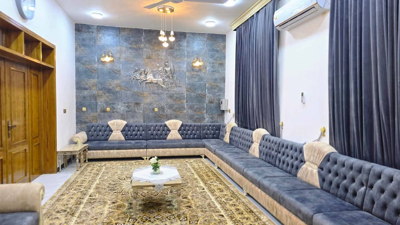 دار للبيع طابو زراعي سند ٢٥
الموقع خلف معمل غاز الحله عرض الشارع ١٢م
المساحة 415م²(15.40×27
طابقين الطابق الارضي غرفتين نوم 
استقبال مطبخ حار بارد كراج حديقة حمامات ٣مجمعات
الطابق الثاني ٣ غرف نوم كليدور
 ومجمع صحيات
للاستفسار 
اتصل بالارقام التاليه 
***********
***********
موقع المكتب حله نادر الاولى الشارع الرئيسي مقابيل دائره اتصالات بابل 
مكتب علي السلطاني للعقار
225السعر
