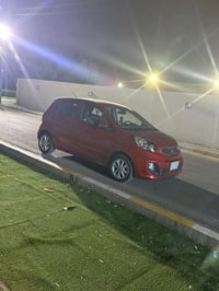 كيا بيكانتو موديل ٢٠١٥ وارد خليجي  السيارة ماشية ٥٧ الف كيلو بعدهة جدي...