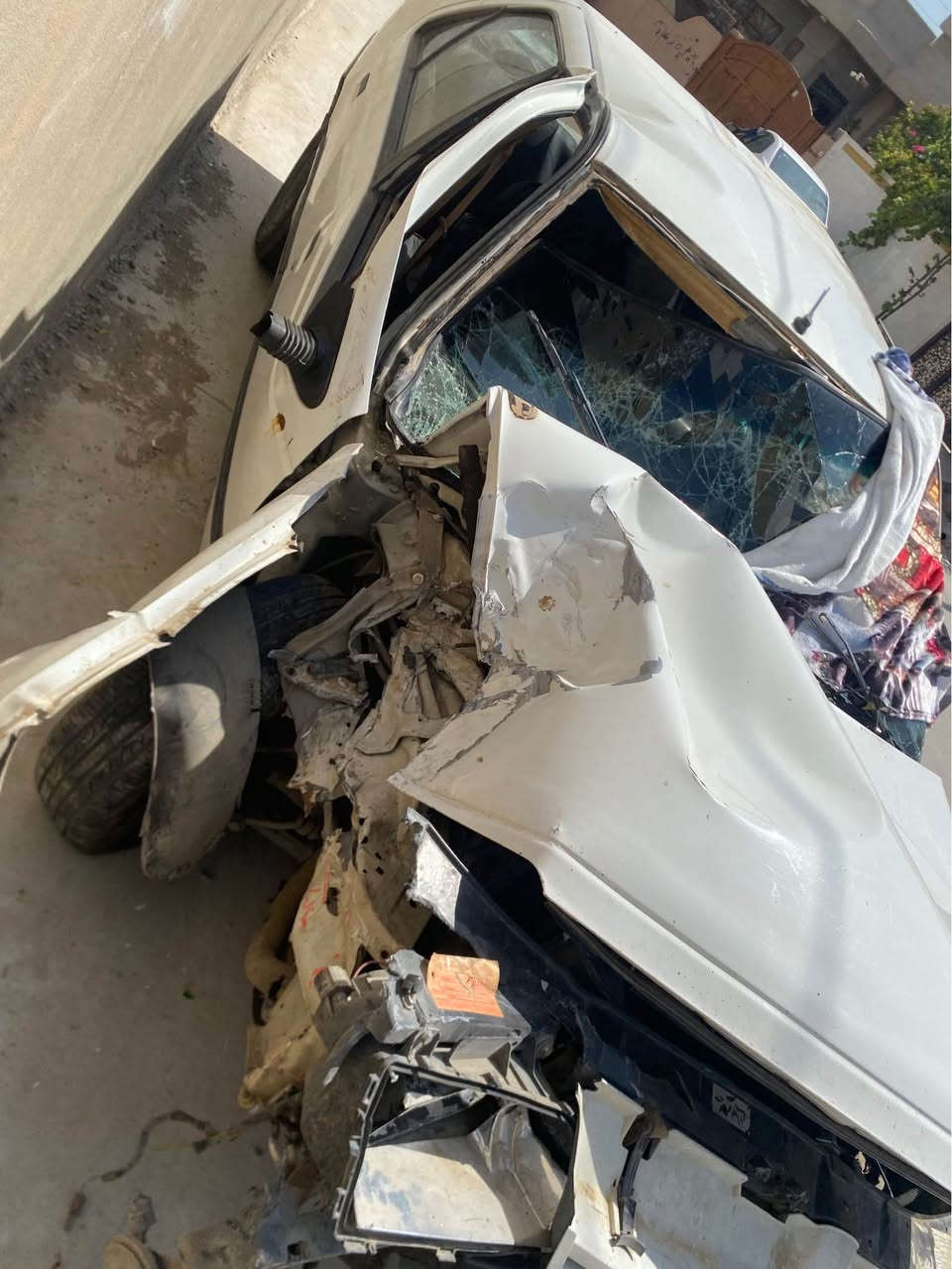 بيجو 405 موديل 2009
ابيع السياره على وضعها هذا الحادث وهذا الظربه
رقم اربيل جديد لل 2029سنويه باسمي كوبون بانزين بي 
قبل الحادث سياره كامله بدون ضربه  تبريد شغال 
هذا سياره موجود مكاني كركوك رحيماوه 
سعر 29 وبي مجال 
هذا رقمي و بي واتساب (***********) كركوك, العراق
