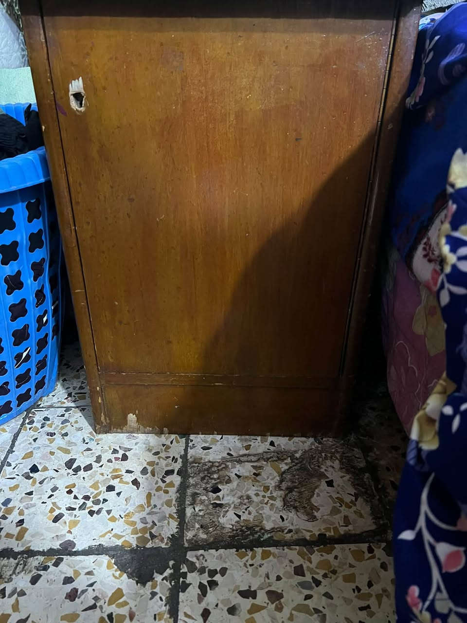 غرفه مستعمله كتنور وميوزه 2وتخته السعر350
***********
