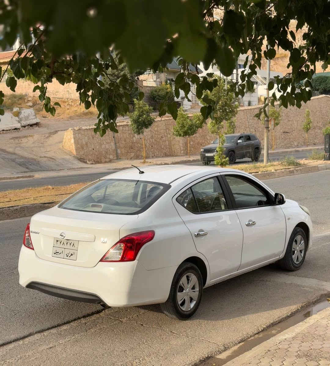 نیسان صنی لاکشمیبای 2017
177km زۆر کەم رۆیەوە سەیارەکە لەسەر دەقی خۆی مایتەوە یەک دەست بوە ٣ پارجەی بۆیاغە بەبی ژوری بی تەزرە بێ تەعدیل سەعری ٨٣ مەجالیکی برایانە
*********** أربيل, العراق
