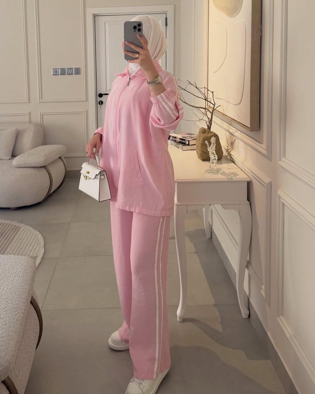 الكولكشن خريفي  غير ويانه ❤️‍🔥 

سوت دااابل ايطالي كوالتي عالي 

السعر : (25

القياس:  38 40 42 44 46 48

🔗توصيل البصره 5 💸المحافظات 8🔗

العنوان بصره بريههً شارع مستشفى النور مجمع رونزا 

#للحجز_او_الاستفسار_مراسلتنا_دايركت📩
واتساب ***********
#ازياء_رونزا #ازياء #اكسبلور #سوت

نص مكتوب في الصور:
- 25 ألف