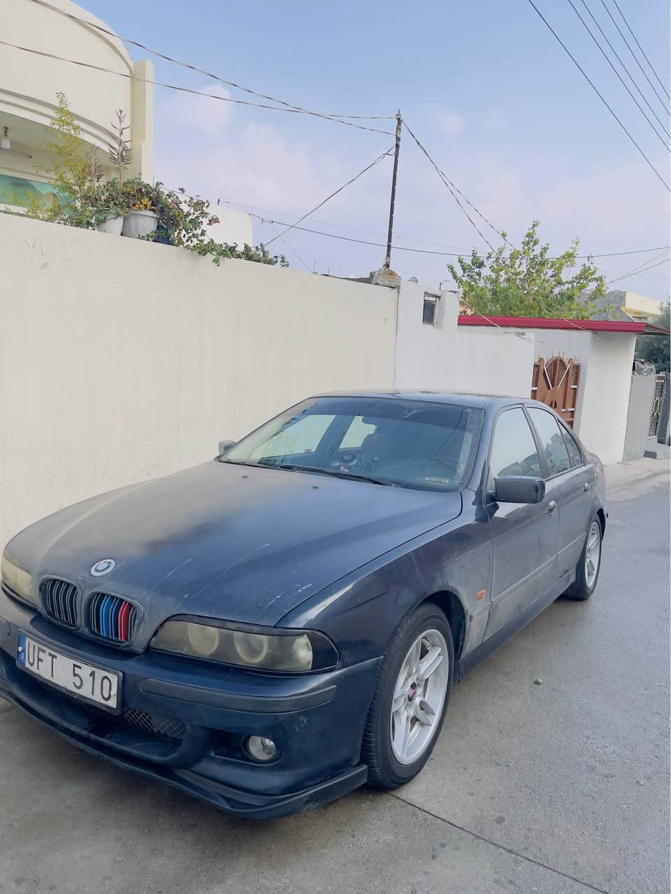 بي ايم دبليوو موديل 1999 
523 گير عادي مه كينه و گير ب شرت منافيست عه سلي   تبريد ب شرت 
هه ر جار جان كهربايي 
عه ينه كهربايي 
غرامه  ب شرت 
بي ده عم ايكجاري 
ده عامي بئش و بشت M 
هه مي ب شرت  سعر ٥٥ بجه كا مجالي  رقم تله فون :*********** زاخو, دهوك
