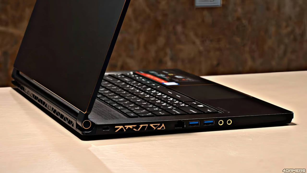 السلام عليكم
لابتوب كيمنك للبيع 
لابتوب MSI GS65   (جيل التاسع ) للبيع 
المعالج core i7 -9750H (الجيل تاسع)
الرام  (ddr5)  حجم 16GB  قابل للتطوير
الهارد (Ssd) 512 ssd  m.2 كيكا اللي يعتبر من اسرع انواع الهاردات 
كرت الشاشة الخارجي (Nvidia Geforce RTX 2070  ) حجم 8 كيكا 
الشاشه حجم 15.6 انج ضد التوهج  والانعكاس  240Hz هيرتز 
نظافة تصل الى 98%
يحتوي كل 2 فانات قوية  للتبريد ❄️ 🌬️
 يحتوي على سماعتين ستيريو مدمجتين (Stereo Speakers)🔊🔊
باتري ليثيوم 6 خلايا شحن سريع 240 واط وشاحنته الاصليه 
  كيبورد ضوئي  لون احمر  ليزري وبيهه منفذ تايب سي ورام وسيم كرت وكامره دقة 1080 الحاسبه مستخدمه شي قليل شخط واحد ‏ مابيه
بطارية 5 ساعات أو اكثر وحسب الاستخدام 
 بطارية قوية 🔋
  ‏وزن الابتوب خفيف ومناسب للتنقل
  ‏+
  ‏هدية 🎁
(ماوس+شاحنة اصلية 240W شحن سريع)
+++
هدية مع الابتوب
3 العاب+لعبة ببجي 120 فريم 
  ‏+
برامج
Microsoft office 2025
AUTOCAD 2025
PHOTOSHOP 2025

وافق ادمن❤️❤️
واتساب 
***********‬‏

نص مكتوب في الصور:
- 4GAMERS