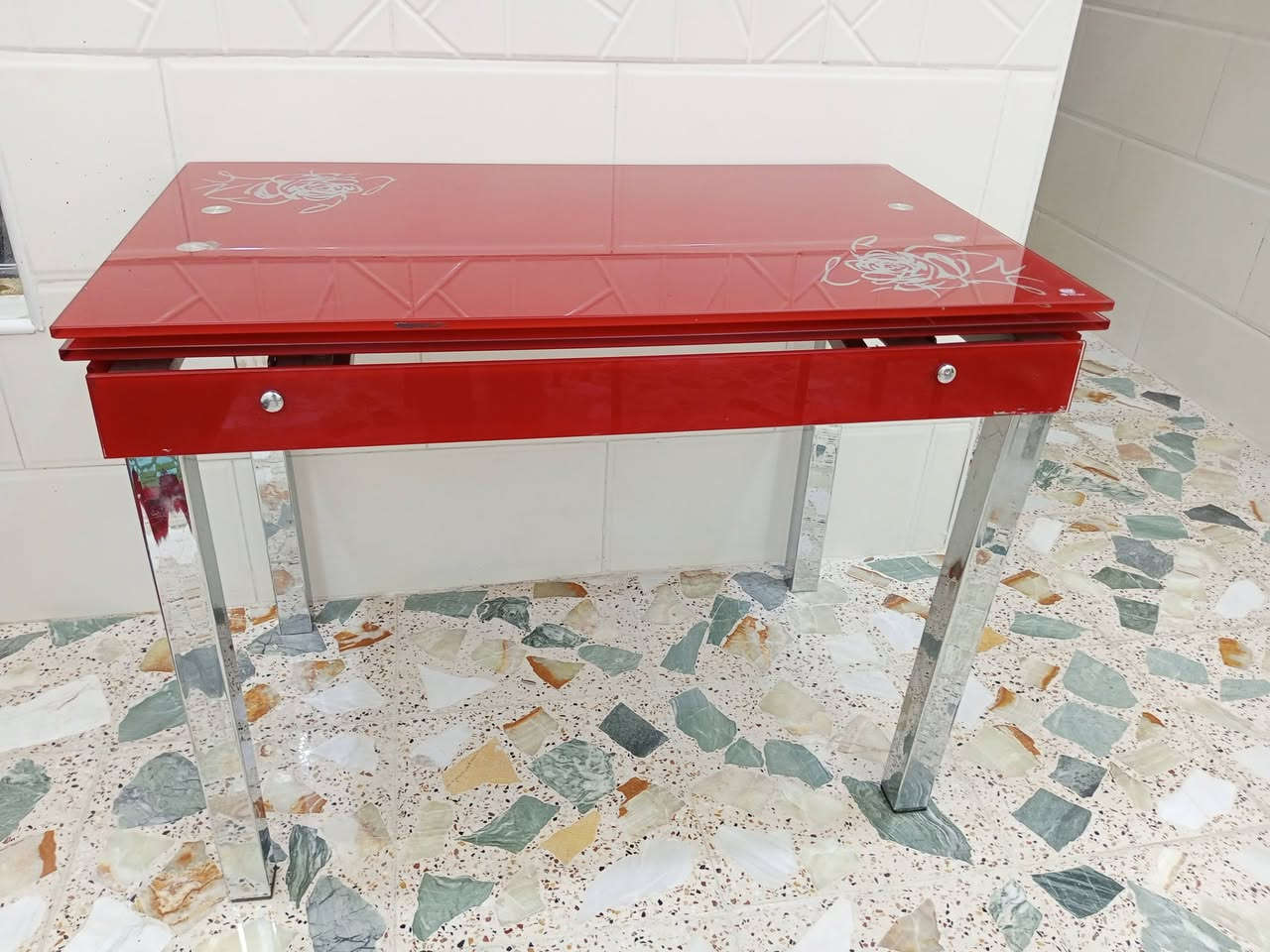 سلام عليكم
@الجميع
ميز طعام بدون كراسي الشاصي أستيل 
السطح جام  السعر 40مدينة الصدر ***********
