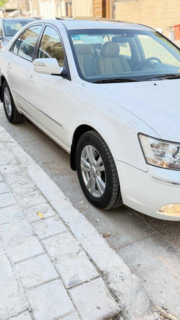 السلام عليكم 
للبيع سوناتا السياره (من النوادر) سياره ليست جديده ولا نضيفه بل زيروووو كانت متروكه سنوات علما ان موديل السياره 2010 كفاله عامه من ضربه صبغ بارد شخط رصعه صدعه والخدش حته الدعاميه اكفلها من النكراش السياره الان ماشيه 44ألف السياره مواصفات داخل صاج تريشه نيكل داخل عسلي فتحه سقف مواصفات معروفة السياره كشنات محد كاعد عليهه الخلفيات والصدر سياره جمع لزكات الشركه وفابلون الشركه بيهه بالبنيد والجنطه استلام الزيرو بعدها ع وضع شركه كتلوكات فابلون شركه بيها محرك 2400 مكينه 4 اسلندر ماشيه 44 ألف فقط بعدهه زيروووووو للعلم سياره استيراد الشركه مكانه بغداد شارع فلسطين 
السياره جدا جديده وماكو اختهه بالعراق السياره شركه 
رقم بغداد(11) دولي سنويه مجدده هزه جديده سعرها ع رقم *********** 
اخوان رجاءا شراي جناي يتصل مو شراي ارفع منشور بكلمه يالله
