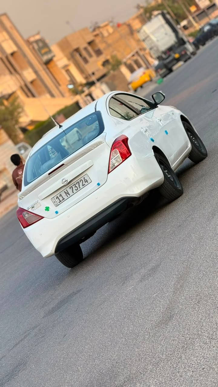 نيسان سني هندي
موديل 2021 رقم بغداد باسمي 
بيها مكانات بارد صغار 
بيها بدنه خلفيه 
ماشية 90 الف
مكاني بغداد الكرخ 
رقم التلفون***********
السعر ٩٨ وبيها مجال حك الجيه فقط
