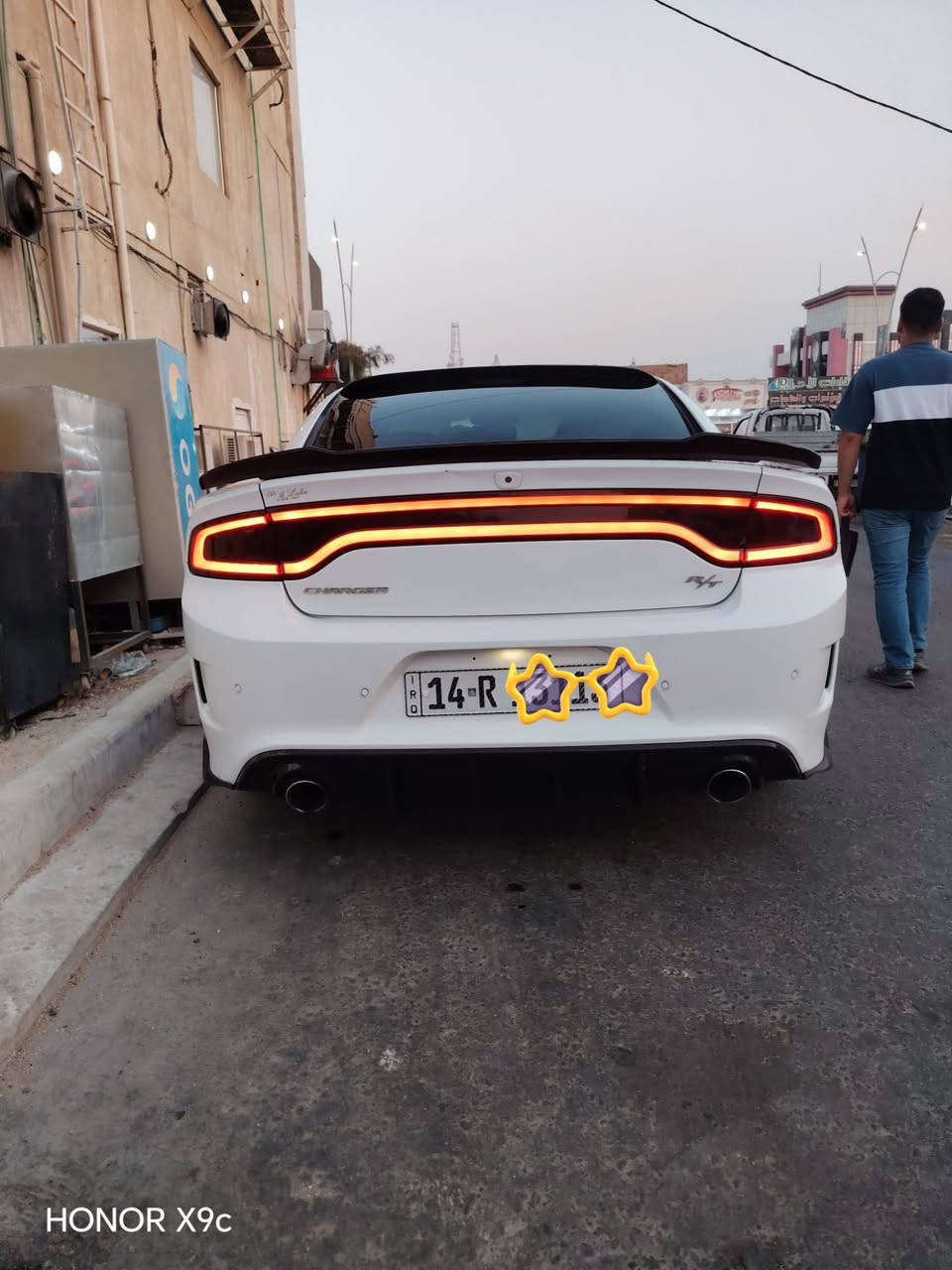 مراوس ب رام. او جيب ..سعرها مايتجاوز 135 
جارجر  Rt2019 سوبر تراك باك  .. سيارة ستوك.. بلاديه من طول للطول  حتى كزوز
دبات سود بلاد..

موصفات فول عدا فتحه...
محرك 5700 ستوك بلادي بدون فتح

رادار جانبي. نقطه عميه...

حساس خلفي
كشنات حضن جلد 
كشنات تدفئه وتبريد. فول كهرباء ايسر وايمن 
ترحيب بل مرايه 
دكمه سبورت وشفتات 
تشغيل عن بعد 

شاشه جبيره ابل كار بلي  و اندرويد اوتو 

كت Srt. جاي عليها  بلادي. 

الاضافات.  
لايت شكل جديد  2023   لد اشارة غلى طول  لايت 
ويل سكات باك  مع تخم تاير.. 

دركه مضلعه بدون Rpn

رقم بصرة شبه مميز.. والسنويه مجدده  2031.. حجم محرك مذكور بل سنويه  5700

مكان البصرة.. السعر 195
*********** وات ساب

نص مكتوب في الصور:
- HONOR X9c
- CHILL