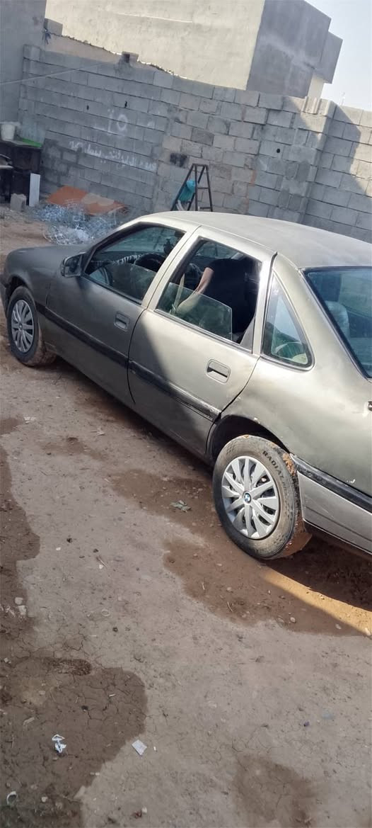 اوبل فيكترا حجم ١٨دفتر بانزين فوك الموديل  رقم ***********
