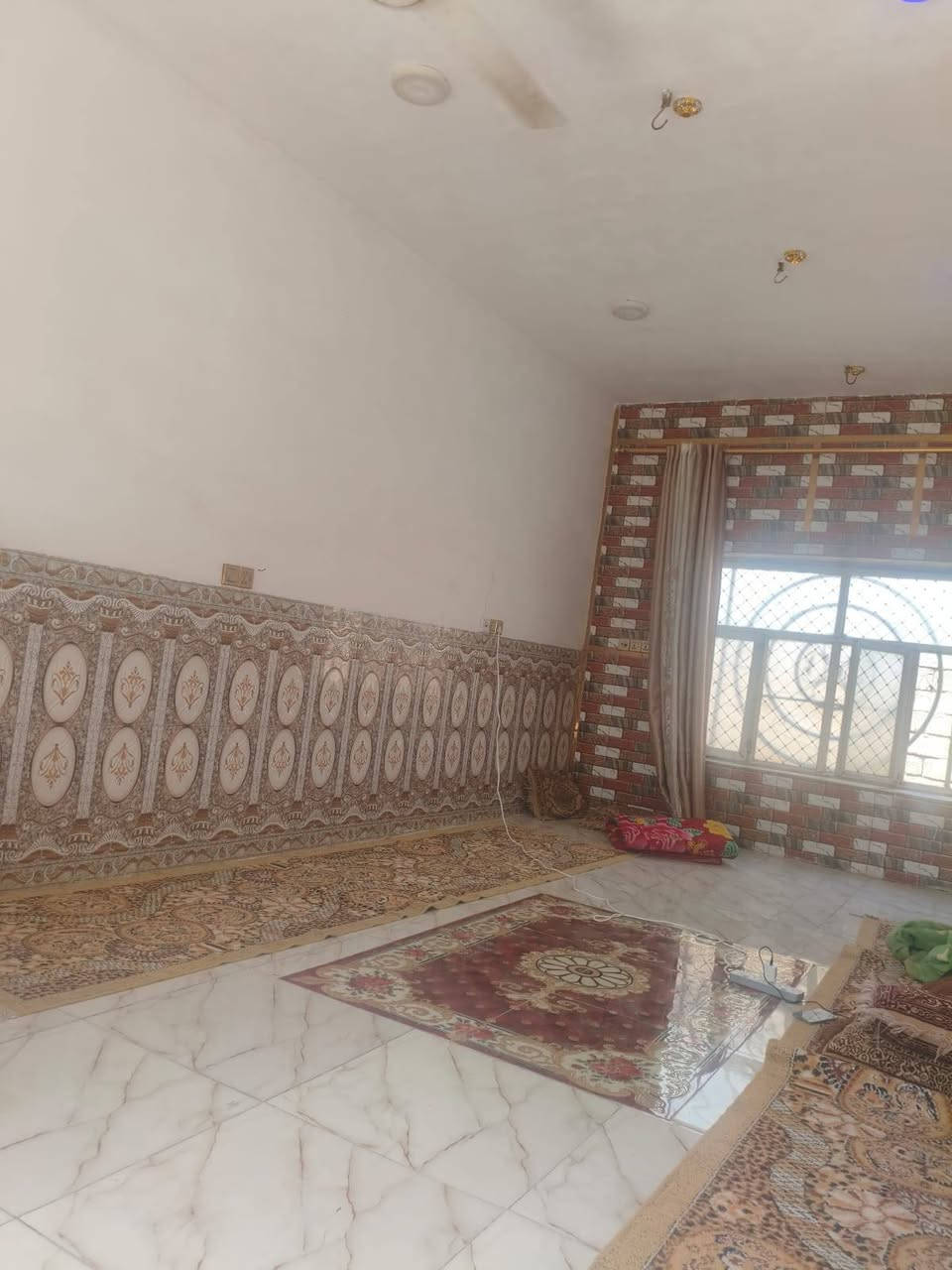 السلام عليكم
بيت زراعي للبيع في  حي الصدرين
نزلة مطر الاولى
غرفيتن وصاله ومطبخ واستقبال
مجمع صحيات داخلي وخارج
السقف عكاده
المساحه 280 بيت جاهز للسگن
جاهز من كلشي 
للاستفسار اكثر  الاتصال ع الارقام 
***********
***********

