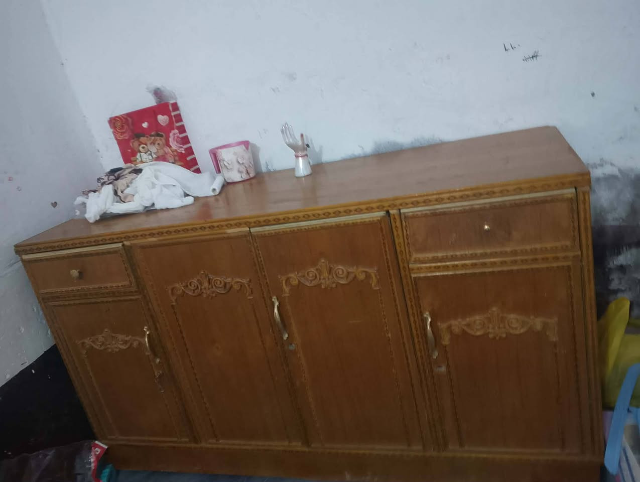 السلام عليكم بوفيه نضيفه اي ضرر مابيه سعر 80نهايته مكان مسيب صوب البحمدان خلف المدرسه الحمدانيه  الاتصال برقم ***********
