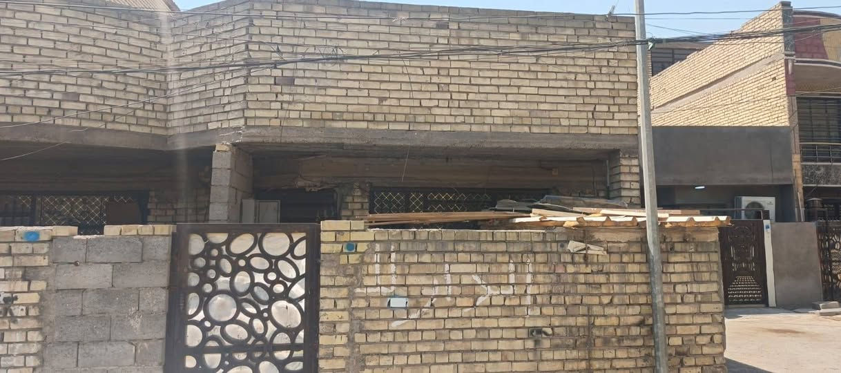 بيت لليجار في زعفرانيه اربع شوا ع١٠٠متر قاطين غرفتين وصاله ومطبخ وصحيات *********** ايجار ٥٠٠ بي مجال شارع افران حلفي
