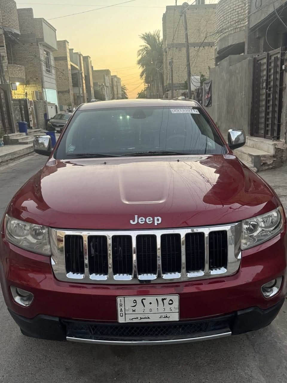 السلام عليكم
جيب لاريدو ١٢ سياره مابيها نقص كفاله مكينه وكير وصدر حادثها جاملغ وكلشي يشغلها عادي او اقل من العادي السياره خير من الله تبريدها ثلاجه بعز الظهر وشرط تمشي بيها ٢٠٠على الدولي الساعه ٢ الظهر  السعر ١٦ وبيها مجال ***********
