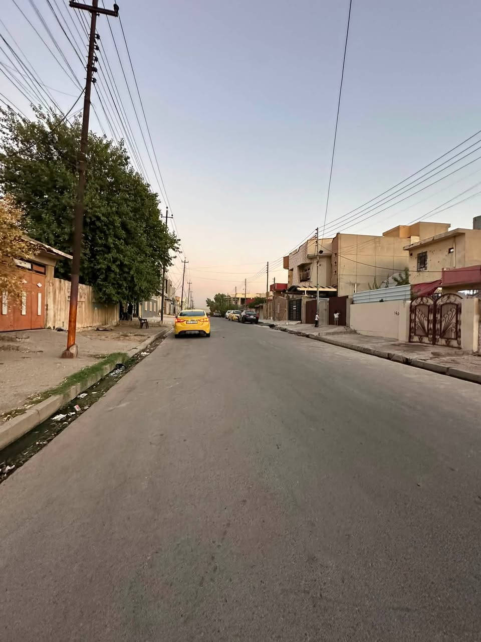 اعلان رقم (13)
ارض سكنية للبيع 
مساحة 312 متر 
الموقع حي البكر المربع الذهبي 
قرب جامع البديع 
الواجهة 15 اتجهة شروق 
على شارع 20 
سند طابو ملك صرف 
***********
***********
مكتب اوتار للعقار سايدين حي السماح الاركان مقابل مرطبات دبي
