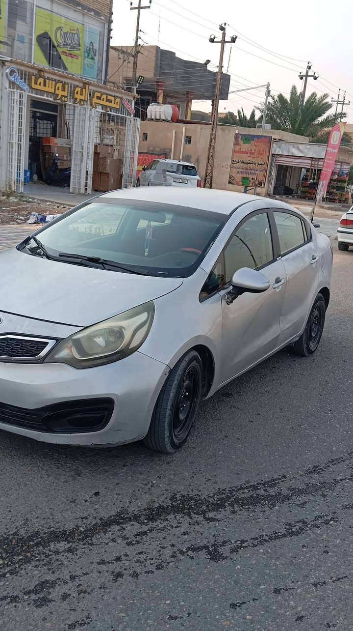 السلام عليكم اعيد النشر بسبب الوعود الكاذبة اخوان رجآ لاتكول امسح المنشور وماتجي اخوان سياره كيه ريو 14 وارد امريكي كير مكينه حداديه كهربائيات خير من الله دواخل كلش حلوه بيه ضربه بلجاملغ الخلفي لاواصله الحوض ولا التكمه بيه طخات بصيطه مصلحه ومرشوشه حزام السياره بيه جراد راعيه بلشطره يريد مداور للاستفسار اكثر ***********بيه وتساب مكان الشطره السعر ،46قفل قفل
