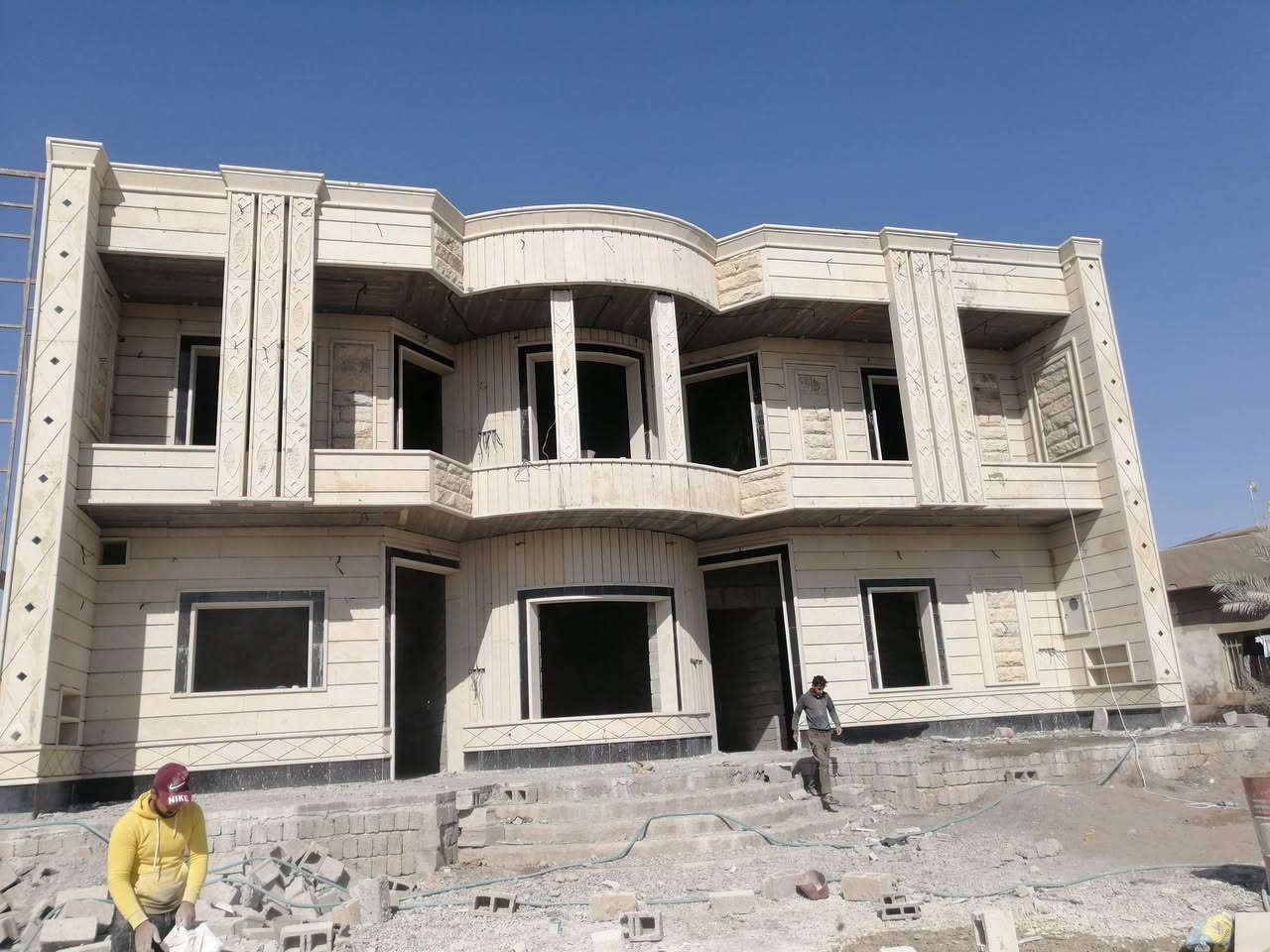 يوجد كادر حجر حلان بسعر مناسب شغل شرط هندسه من يرغب بل عمل يتصل عل خط و الخاص مفتوح ***********
