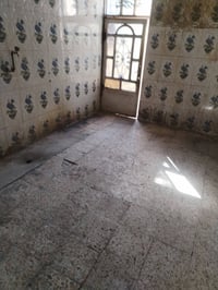 بيت للايجار 100 متر بلنداء منطقه 59 قرب شارع 60 الثاني نظافه البيت 50%...